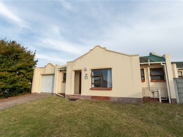 3 Bedroom Townhouse 3 Bedroom Townhouse