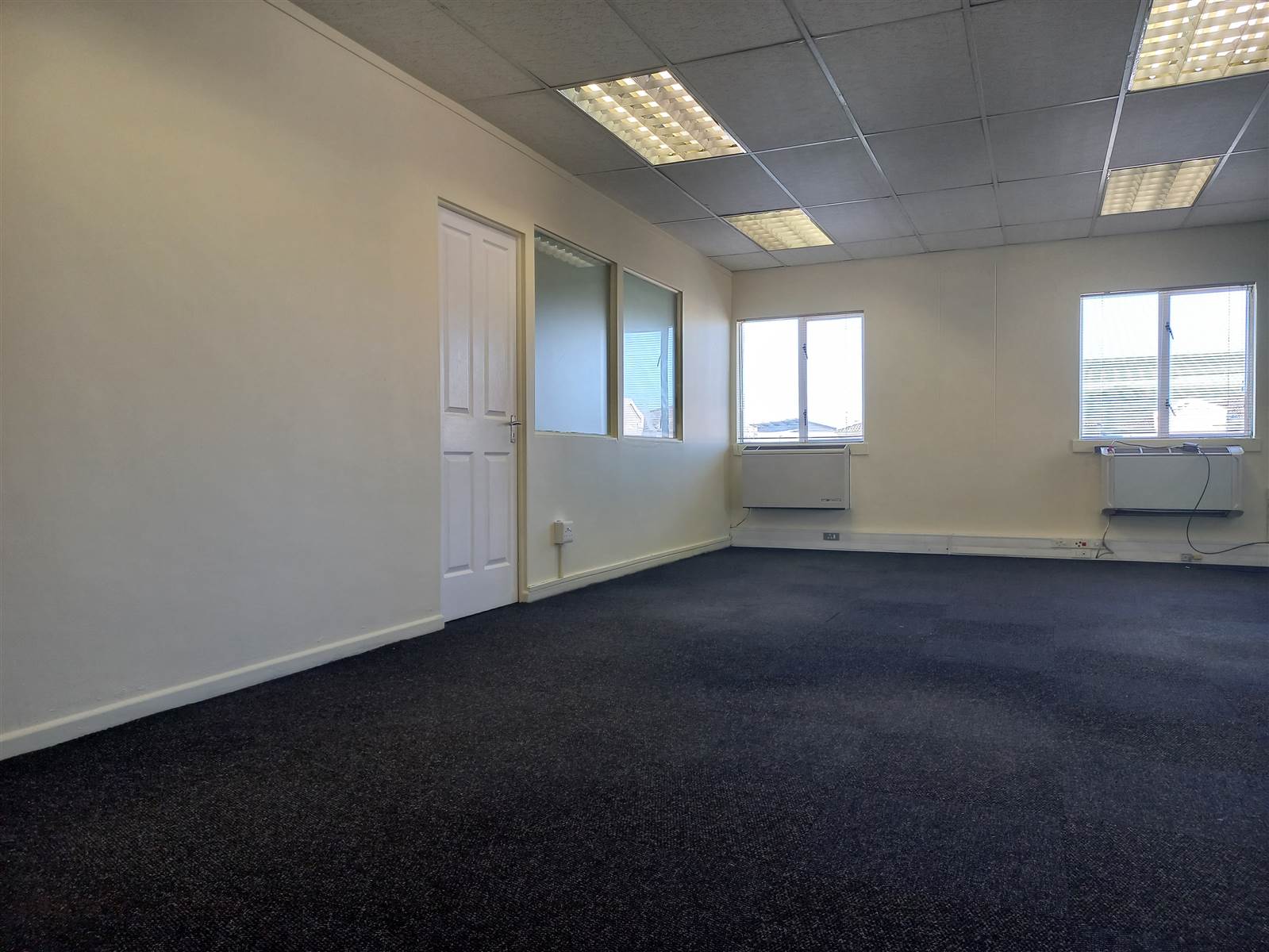 99  m² Commercial space in Somerset West Central photo number 10
