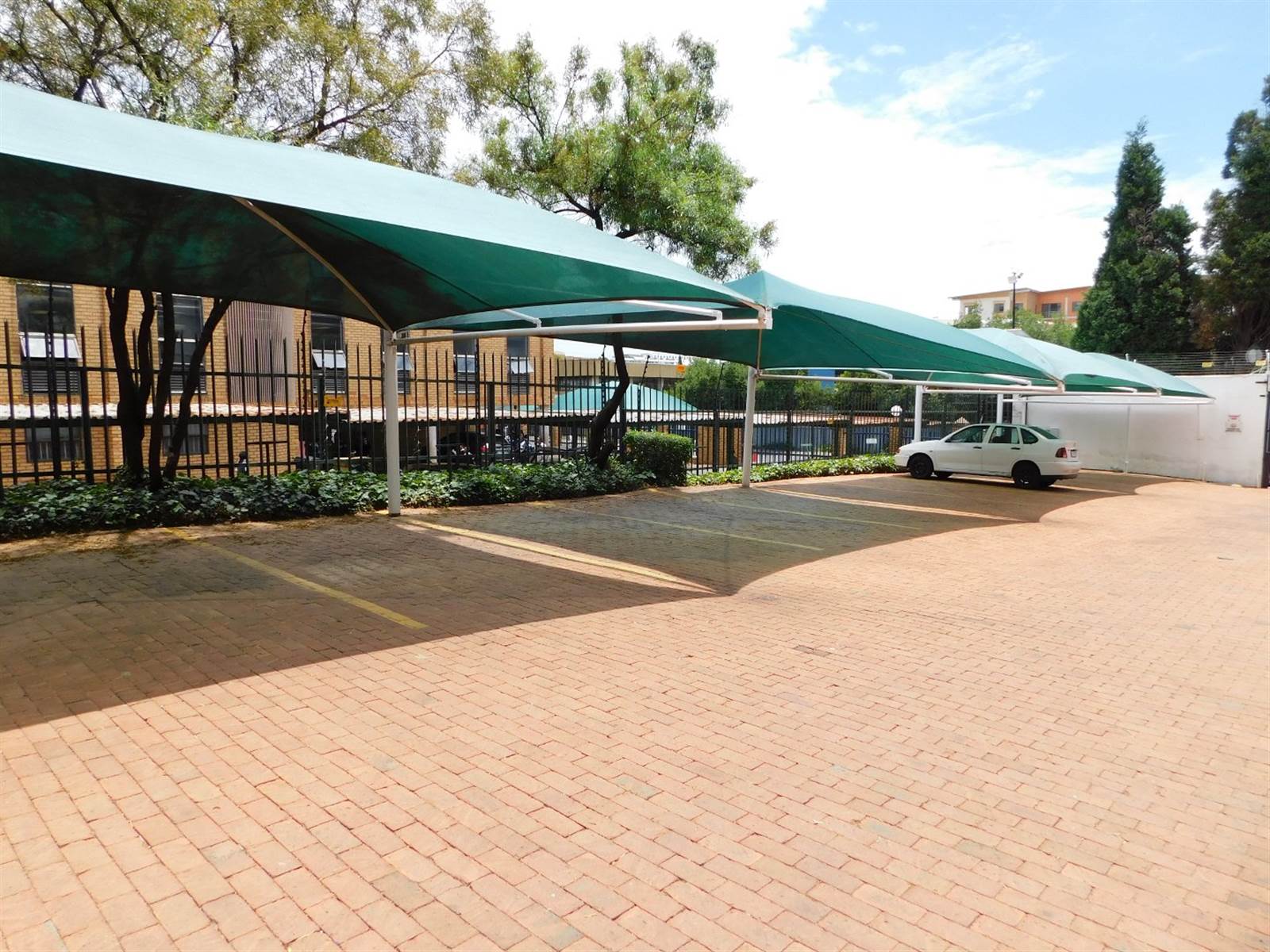 195  m² Office Space in Randburg Central photo number 20