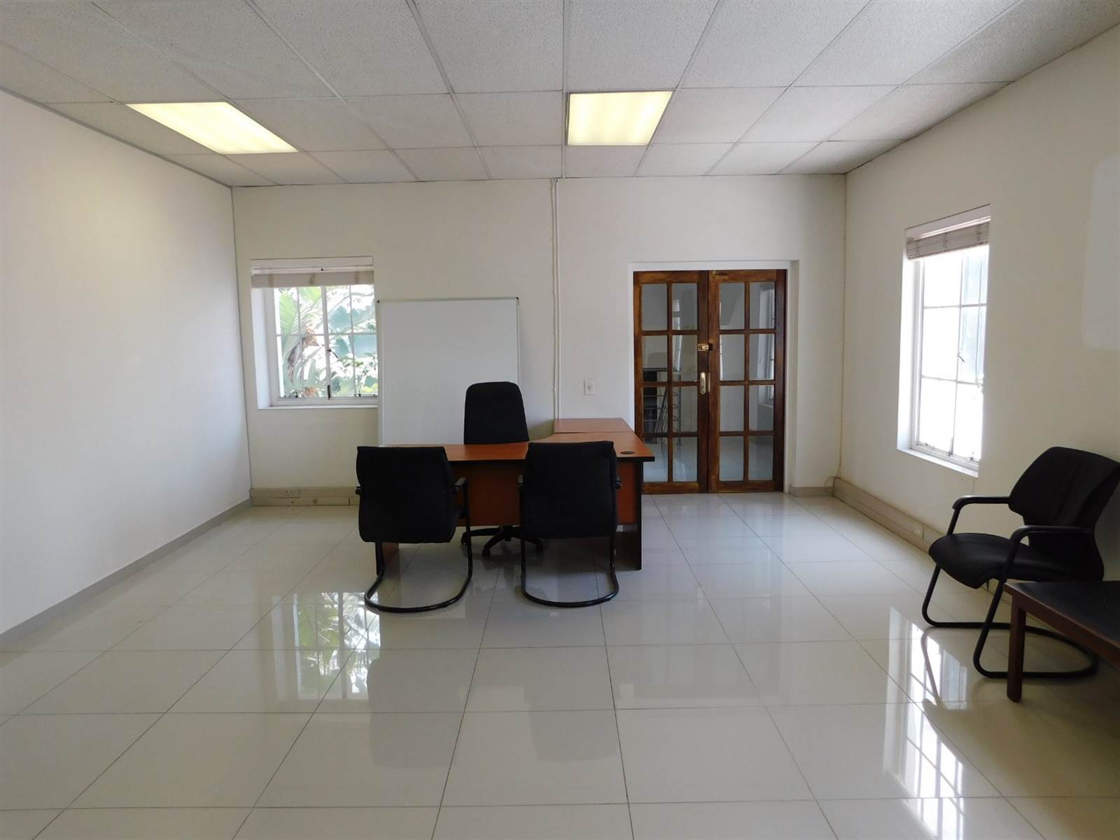 195  m² Office Space in Randburg Central photo number 9