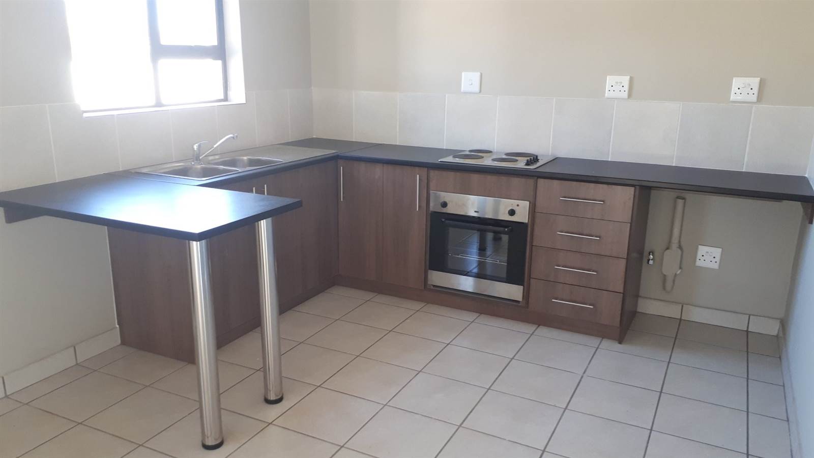 3 Bed Townhouse in Mooivallei Park photo number 17