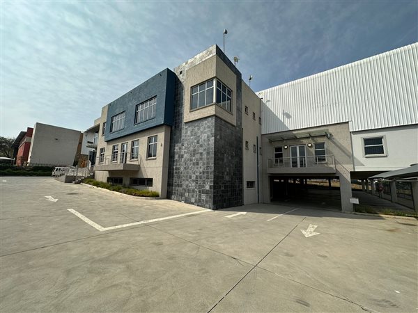 2705  m² Industrial space