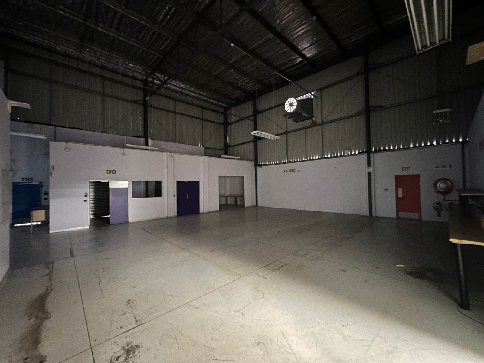 2705  m² Industrial space in Linbro Park photo number 15