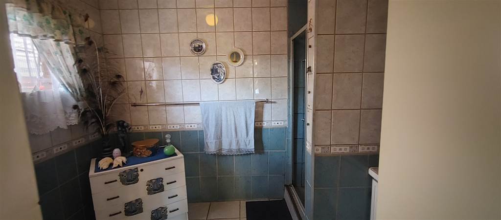 3 Bed House in Daspoort photo number 16