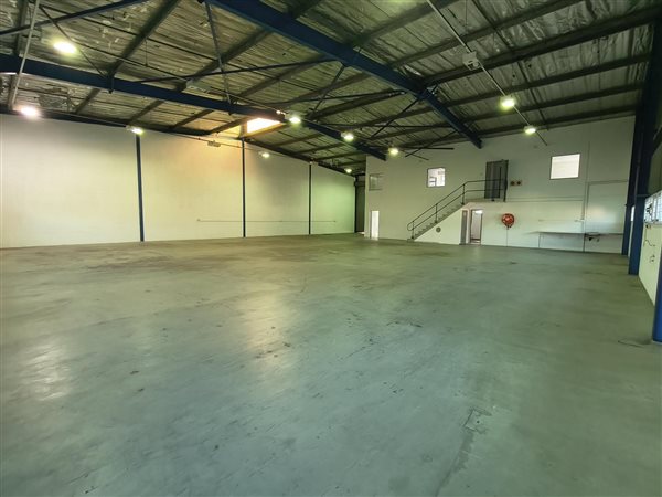 563  m² Industrial space