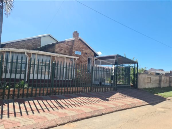 3 Bedroom House 3 Bedroom House