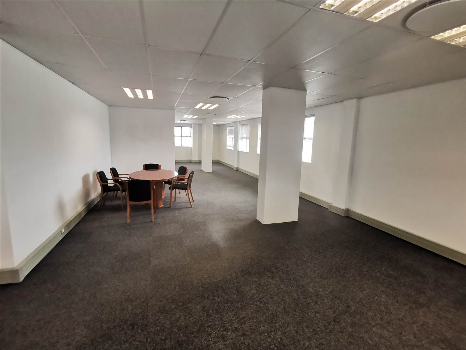 117  m² Commercial space in New Town Centre photo number 7