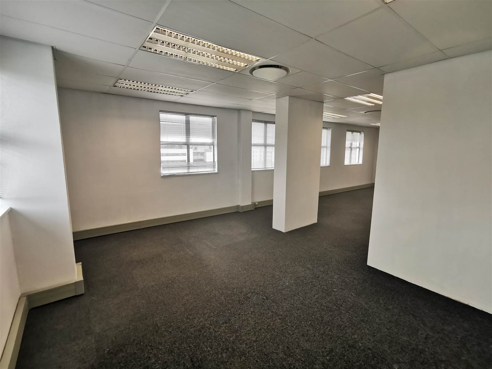 117  m² Commercial space in New Town Centre photo number 10
