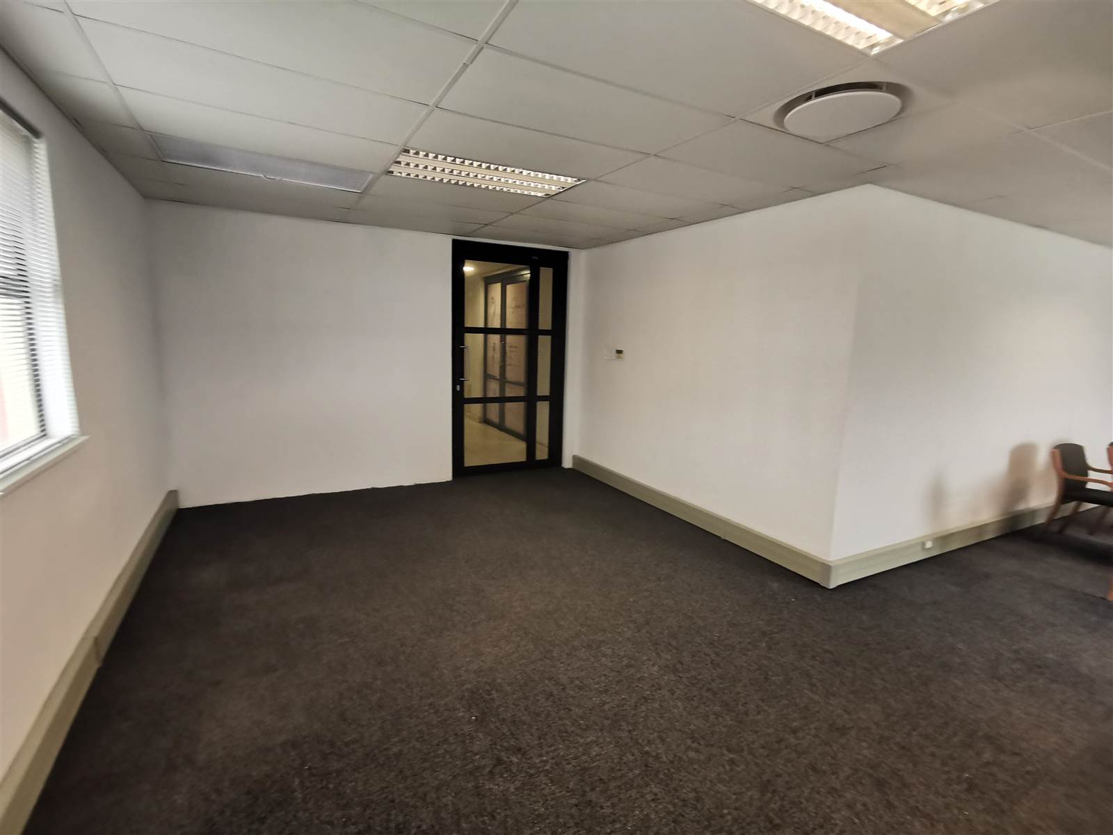 117  m² Commercial space in New Town Centre photo number 5