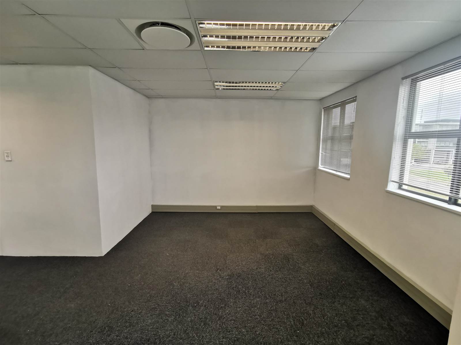 117  m² Commercial space in New Town Centre photo number 12