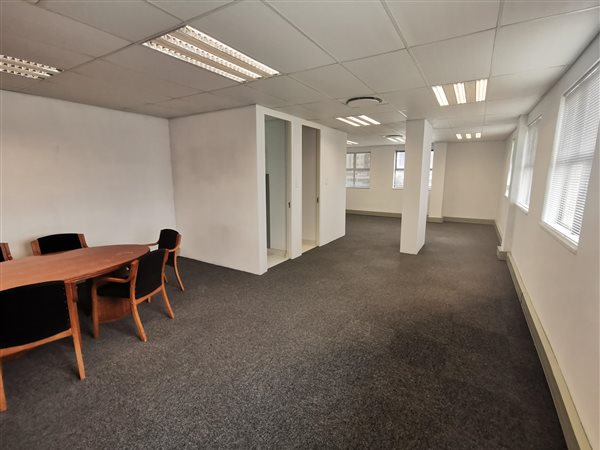 117  m² Commercial space in New Town Centre