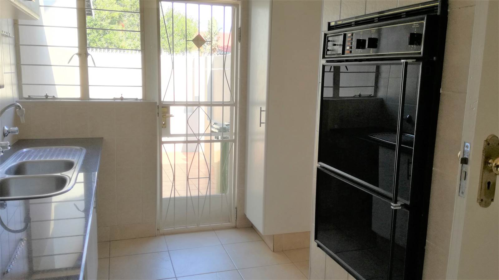3 Bed Townhouse in Bryanston photo number 10