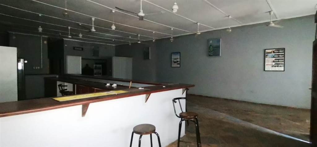 300  m² Commercial space in Louis Trichardt photo number 7