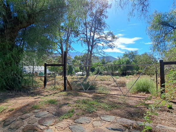 1487 m² Land available in De Rust