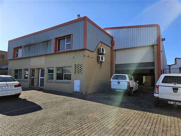 700  m² Industrial space