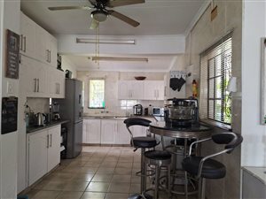 3 Bed House in Egerton