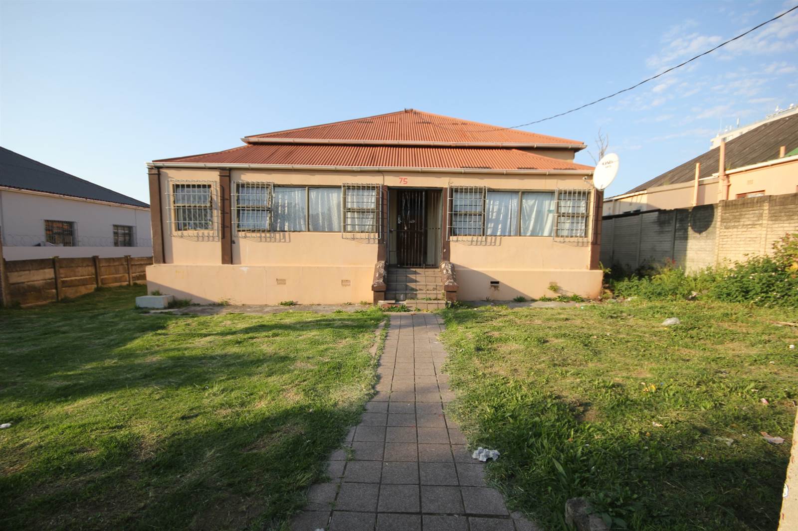 12 Bed House in Southernwood photo number 1