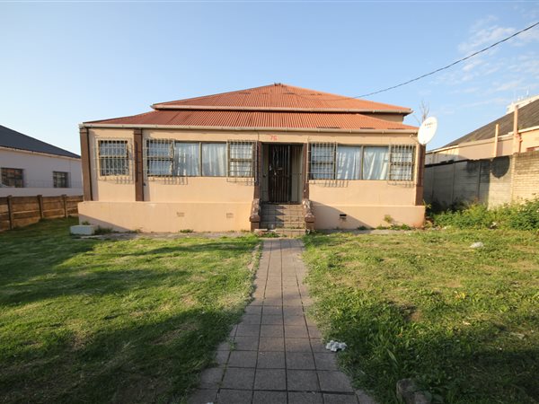 12 Bed House in Southernwood