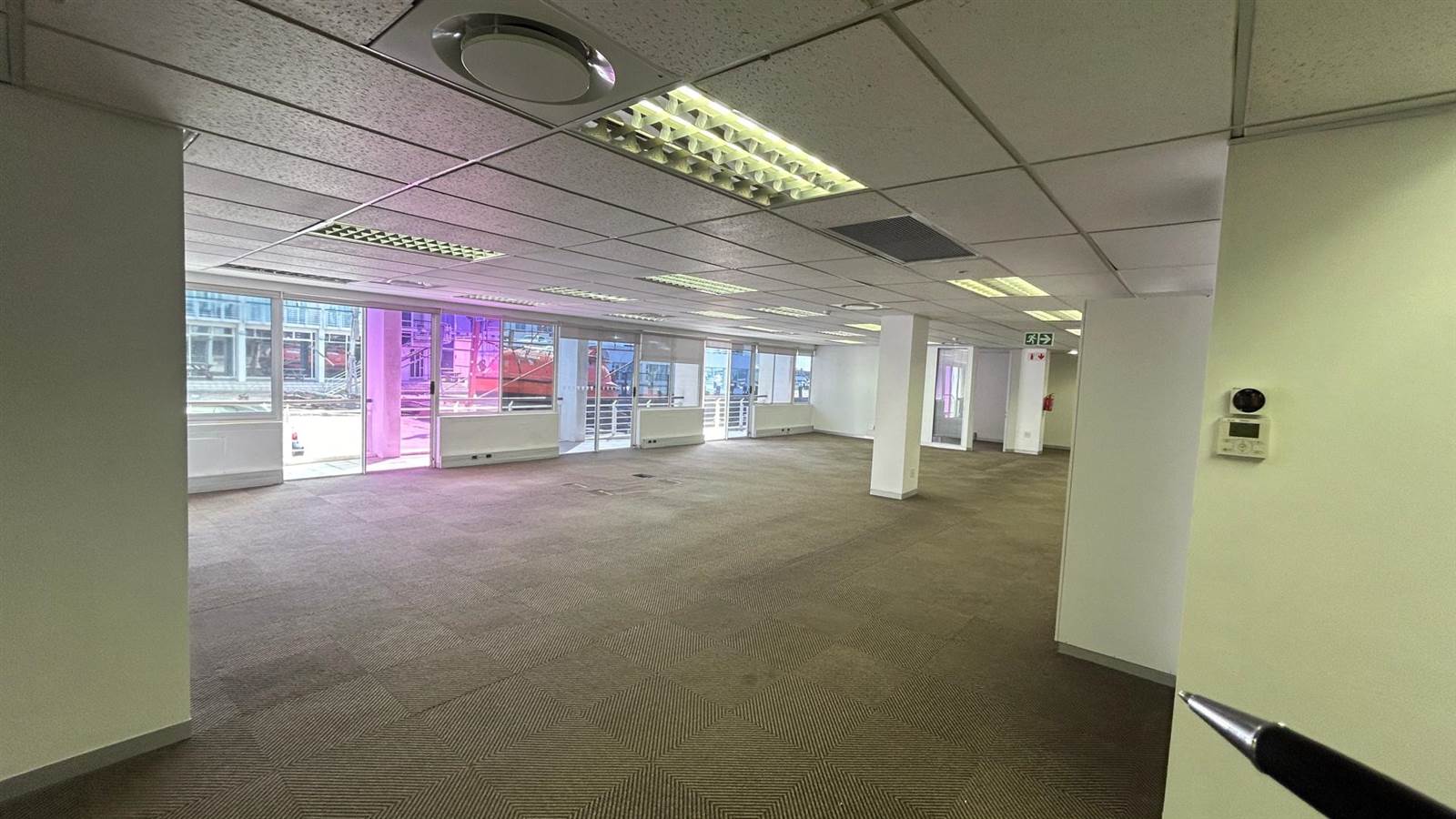 977  m² Office Space in Mouille Point photo number 15