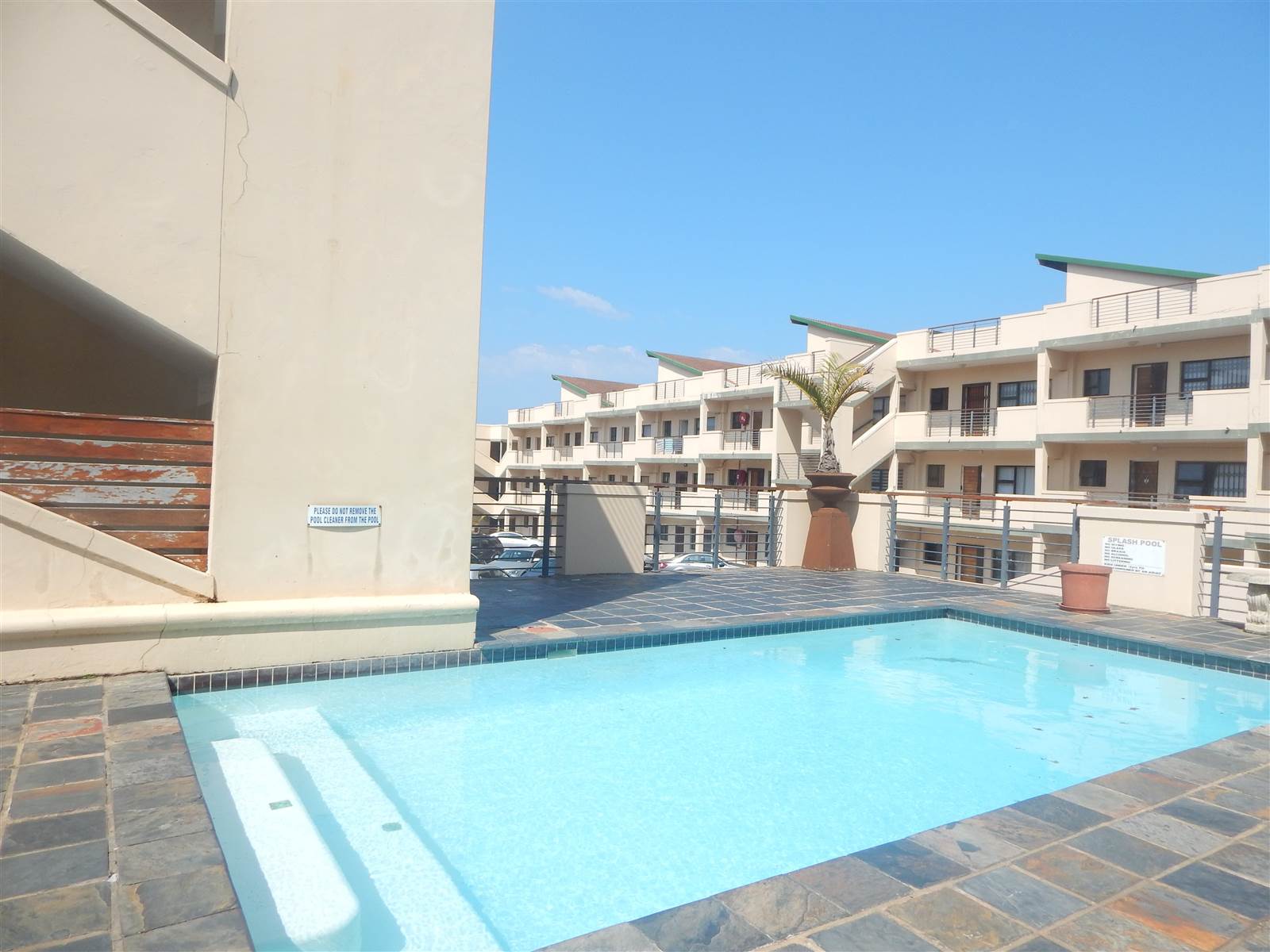 3 Bed Apartment in Winklespruit photo number 1