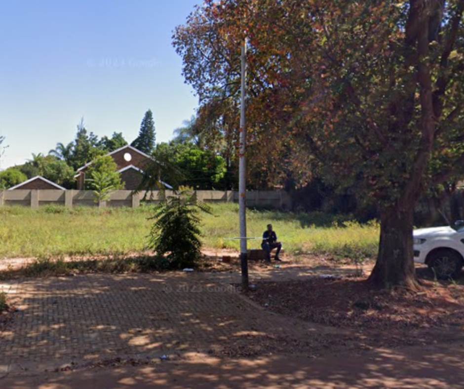 1300 m² Land available in Hatfield photo number 3