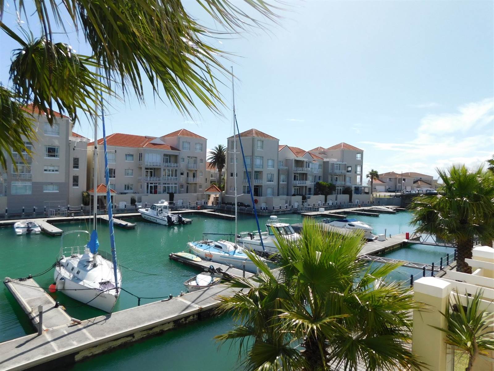 2 Bed Apartment in Harbour Island photo number 12