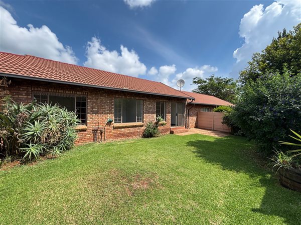 2 Bedroom Simplex 2 Bedroom Simplex