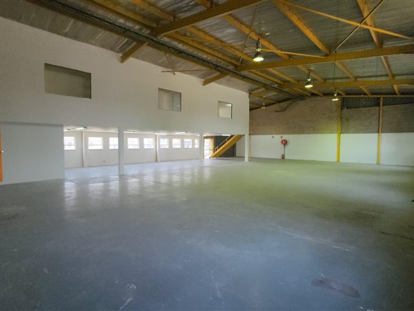525  m² Industrial space
