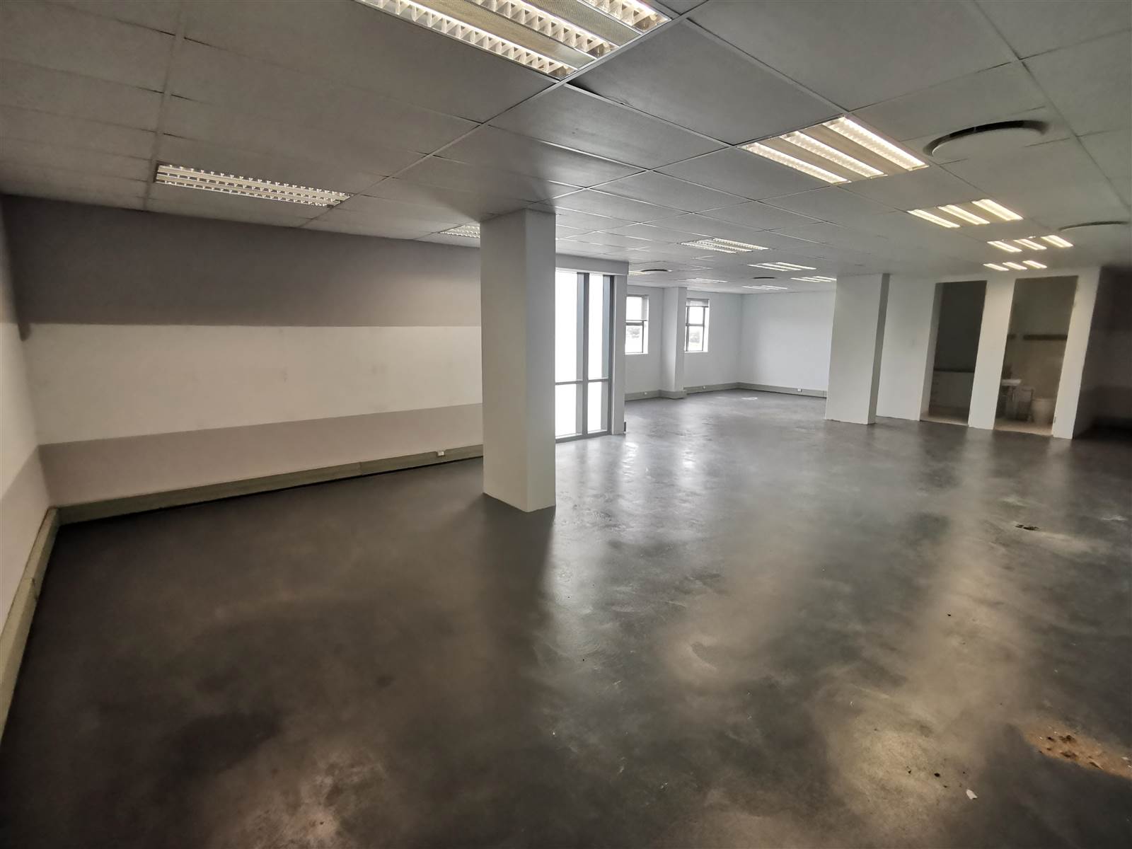 148  m² Commercial space in New Town Centre photo number 4