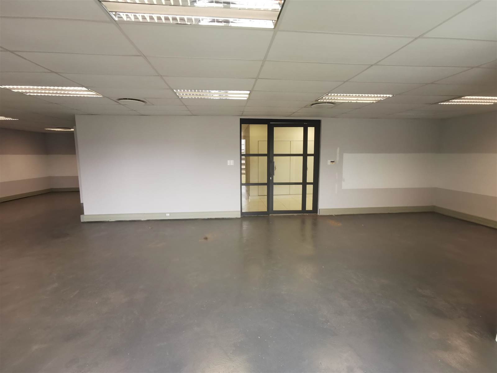 148  m² Commercial space in New Town Centre photo number 2