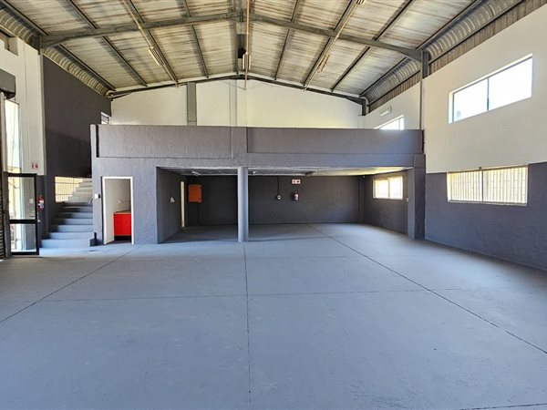 329  m² Industrial space