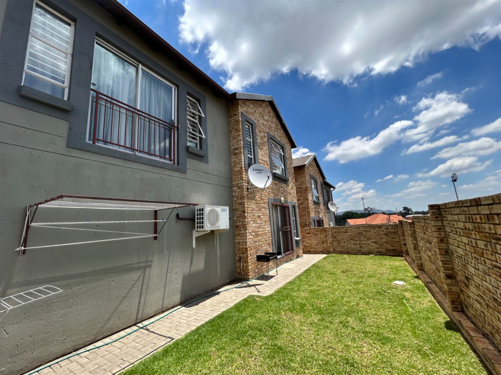 3 Bed Townhouse in Wilgeheuwel photo number 6