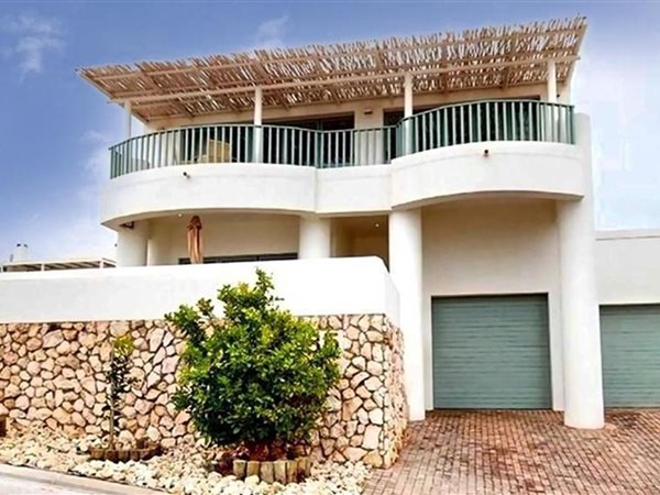 5 Bed House in Paradise Beach