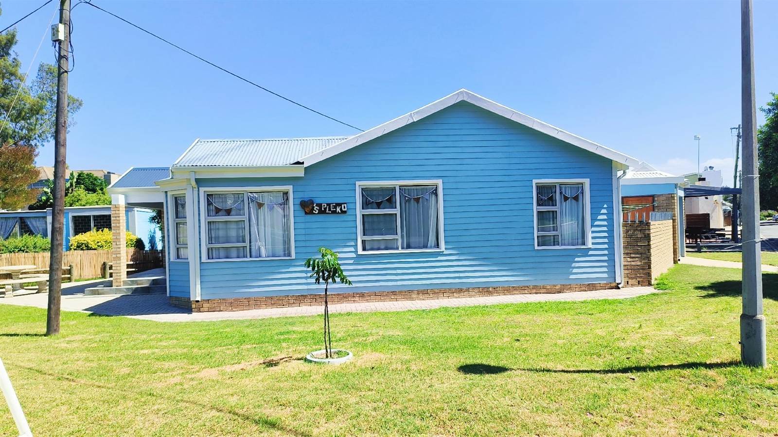 4 Bed House in Hartenbos photo number 25