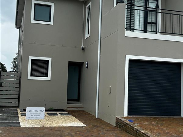 3 Bedroom Duplex 3 Bedroom Duplex