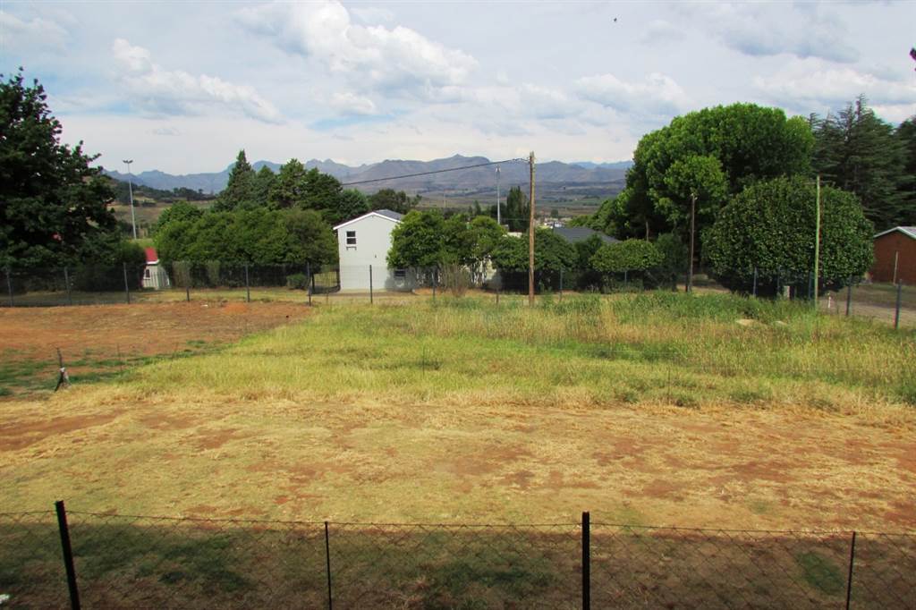 3 Bed Townhouse in Clarens photo number 6