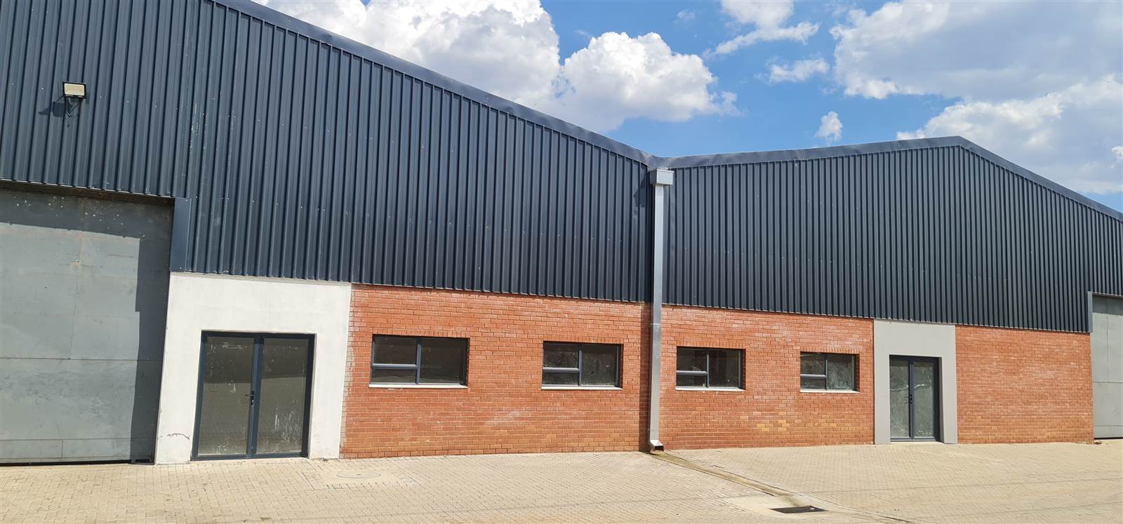 1125  m² Industrial space in Roodepoort Central photo number 3