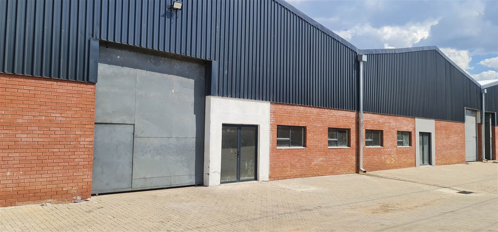 1125  m² Industrial space in Roodepoort Central photo number 4