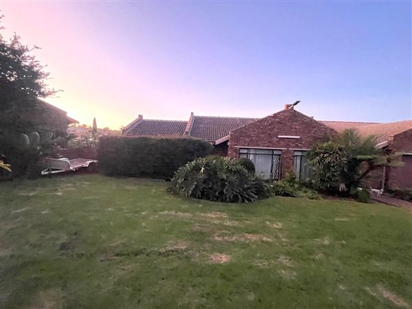 4 Bedroom House 4 Bedroom House