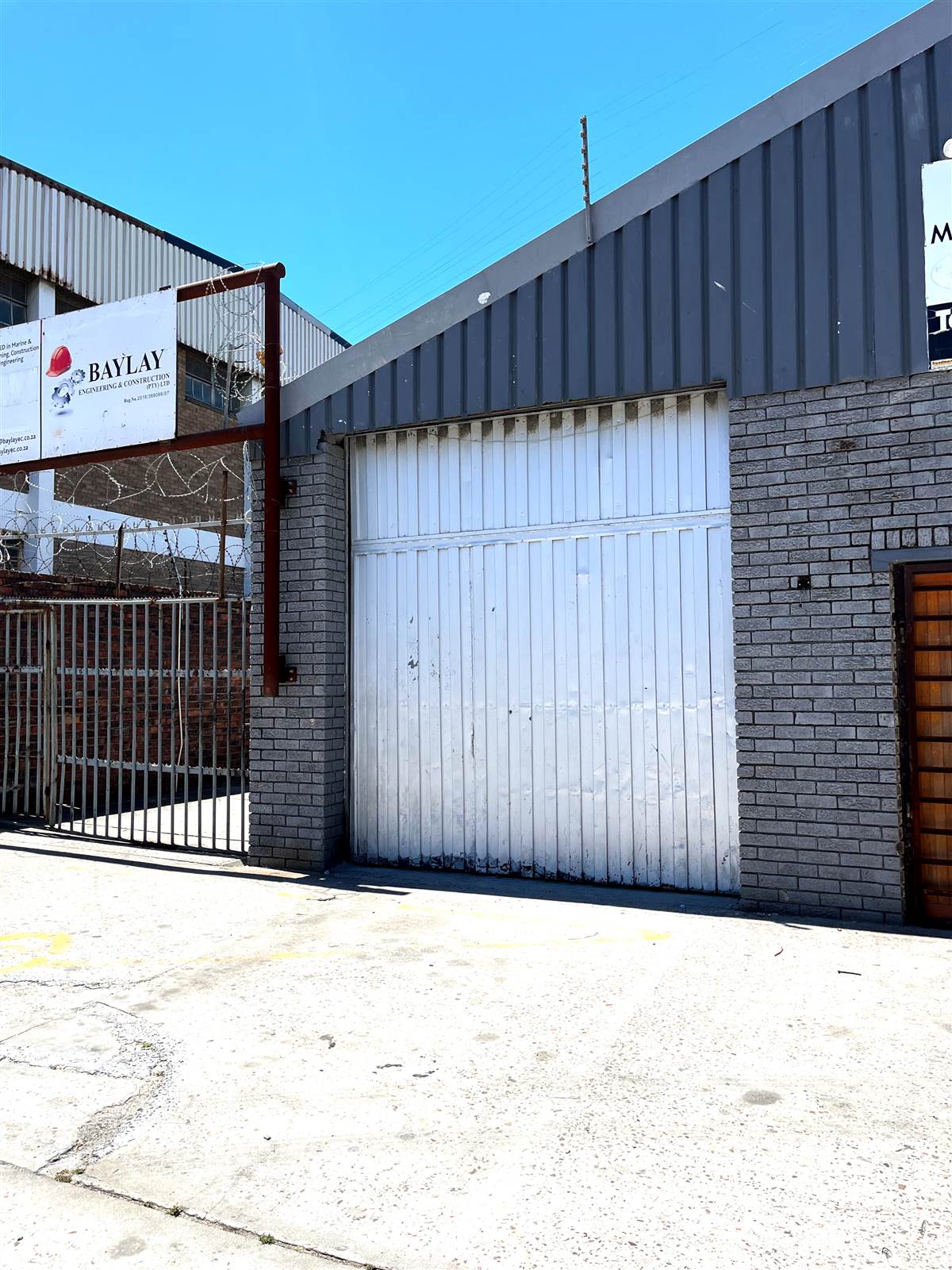 300  m² Industrial space in Athlone photo number 1
