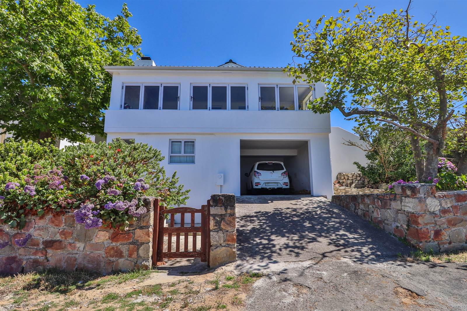 4 Bed House in Northcliff photo number 5