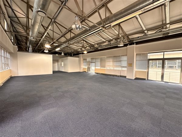 564  m² Commercial space