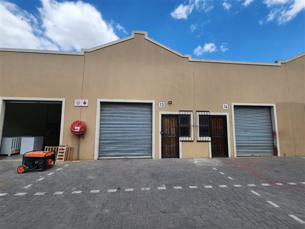 82  m² Industrial space in Kuilsriver