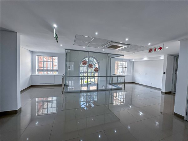 386  m² Commercial space