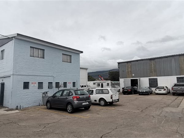 250  m² Industrial space