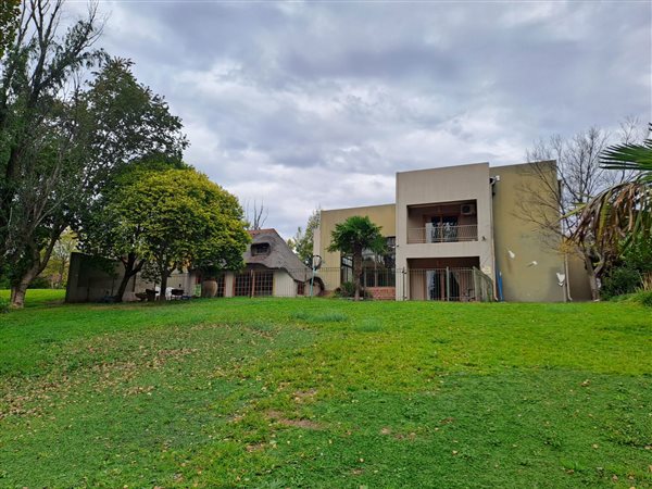 4 Bedroom House 4 Bedroom House