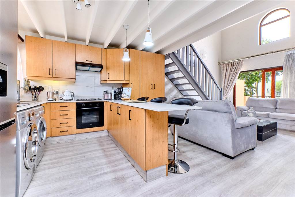 2 Bed Duplex for sale in Sunninghill T4487412 Private Property