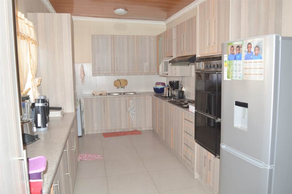 3 Bed House in Riebeeckstad photo number 2
