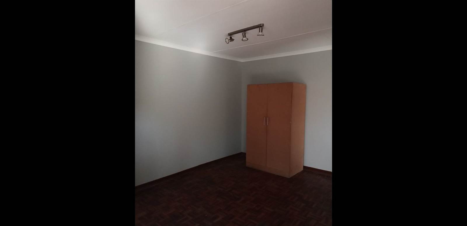 6 Bed Flat in Secunda photo number 5