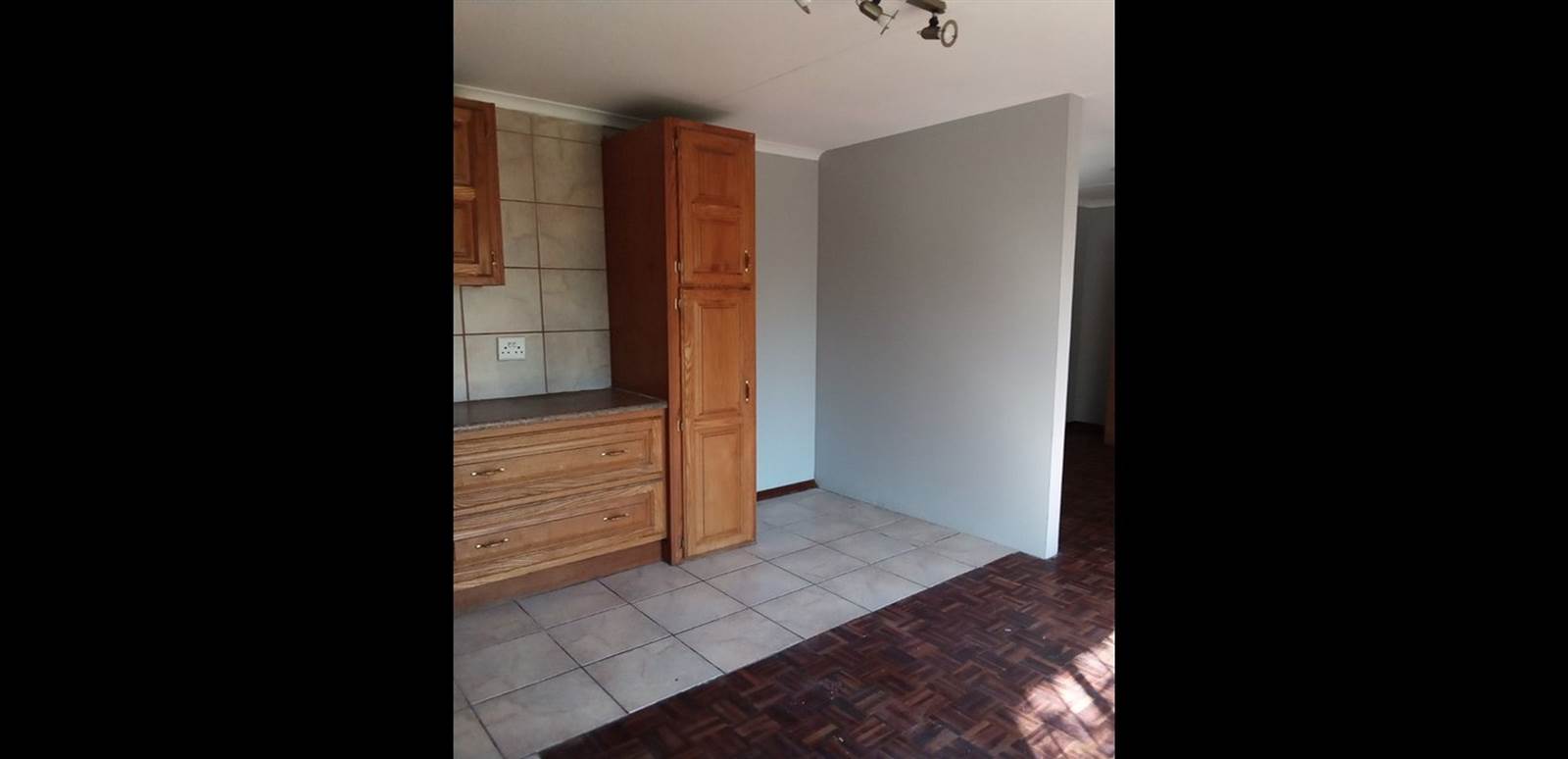 6 Bed Flat in Secunda photo number 2